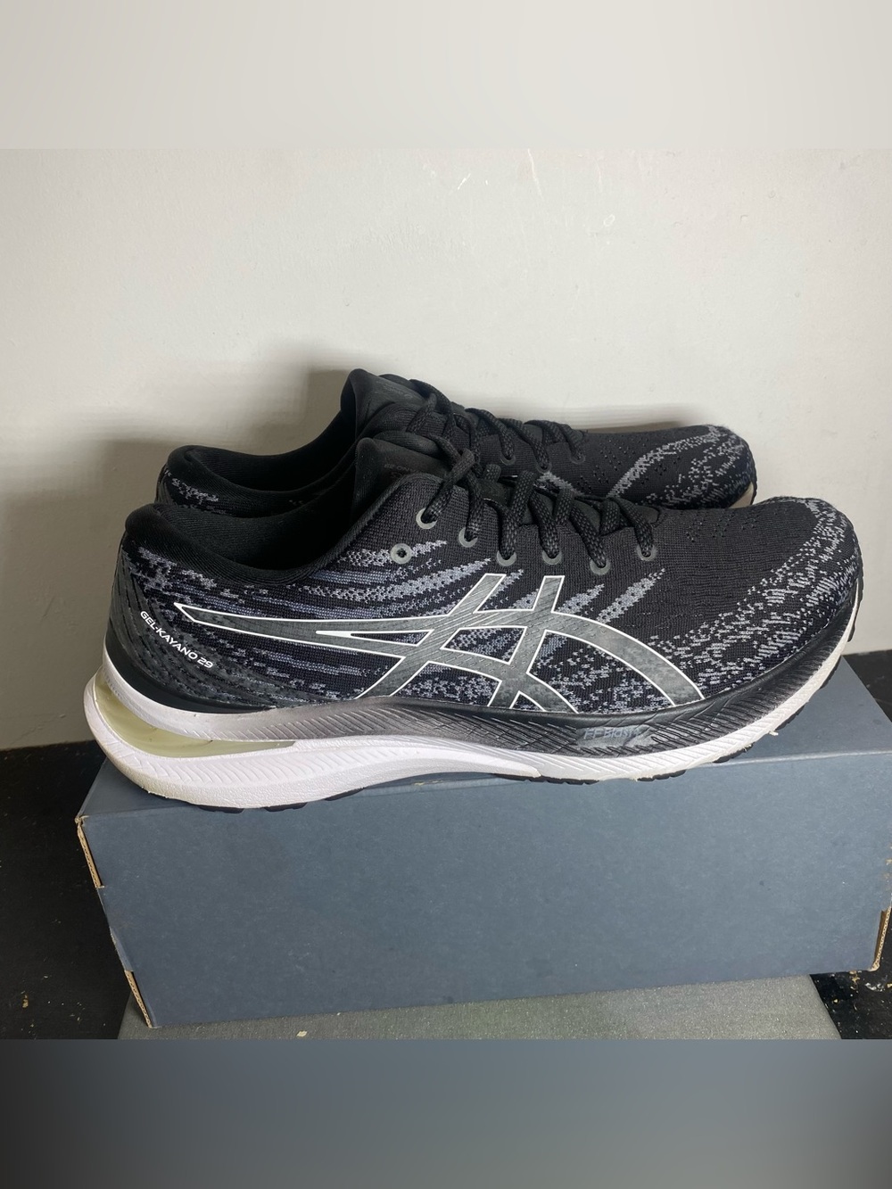 ASICS Gel-Kayano 29 -Size 11 - Picture 4 of 10